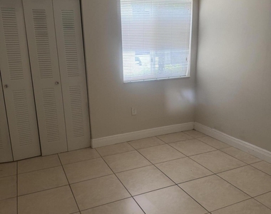 4785 Sw 62nd Avenue - Photo Thumbnail 23