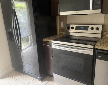 4785 Sw 62nd Avenue - Photo Thumbnail 20