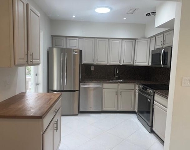 1575 Ne 47th Street - Photo Thumbnail 34