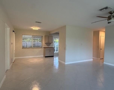 1575 Ne 47th Street - Photo Thumbnail 8