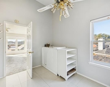 709 Bridget Way - Photo Thumbnail 19
