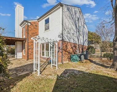 709 Bridget Way - Photo Thumbnail 25