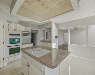 709 Bridget Way - Photo Thumbnail 9