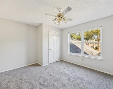 709 Bridget Way - Photo Thumbnail 21