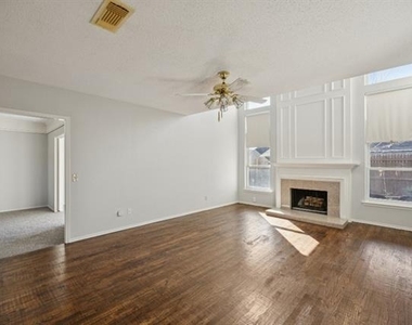 709 Bridget Way - Photo Thumbnail 4