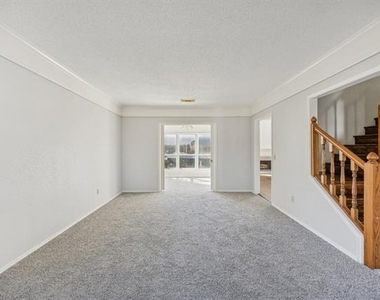 709 Bridget Way - Photo Thumbnail 12