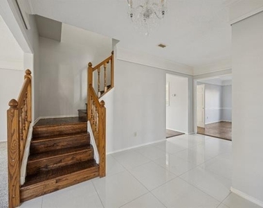709 Bridget Way - Photo Thumbnail 2