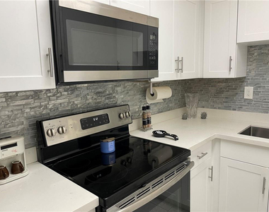 720 Orton Avenue - Photo Thumbnail 21