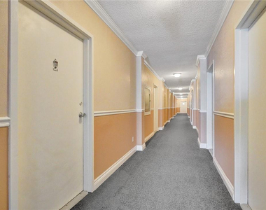 720 Orton Avenue - Photo Thumbnail 4