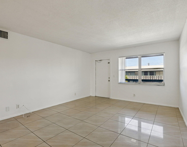 210 Ne 38th Street - Photo Thumbnail 1