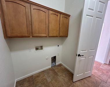 831 W Sycamore Court - Photo Thumbnail 27