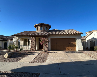 831 W Sycamore Court - Photo Thumbnail 2