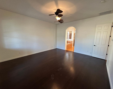 831 W Sycamore Court - Photo Thumbnail 15