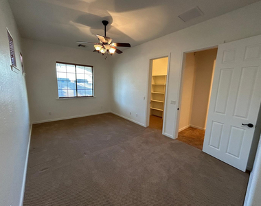 831 W Sycamore Court - Photo Thumbnail 10
