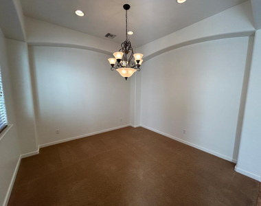 831 W Sycamore Court - Photo Thumbnail 24