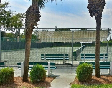 686 Brittany Drive - Photo Thumbnail 15