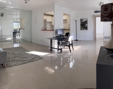 686 Brittany Drive - Photo Thumbnail 1