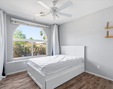 4414 E Villa Rita Drive - Photo Thumbnail 24
