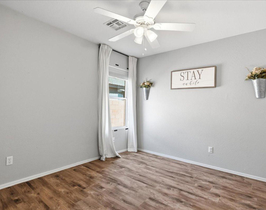 4414 E Villa Rita Drive - Photo Thumbnail 27