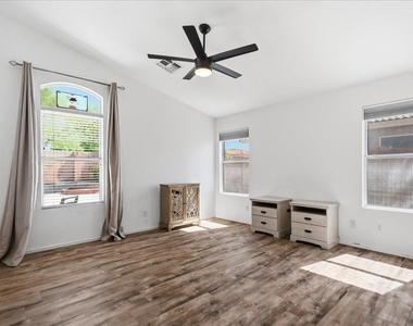4414 E Villa Rita Drive - Photo Thumbnail 18