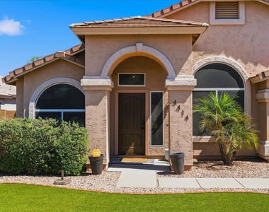 4414 E Villa Rita Drive - Photo Thumbnail 2