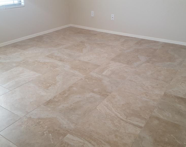 16198 W Hope Drive - Photo Thumbnail 1