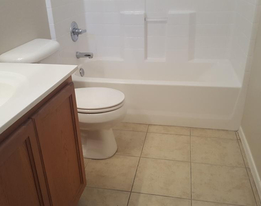 16198 W Hope Drive - Photo Thumbnail 3