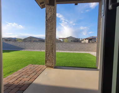 15998 W Smoketree Drive - Photo Thumbnail 23