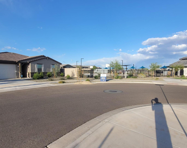 15998 W Smoketree Drive - Photo Thumbnail 3