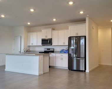 15998 W Smoketree Drive - Photo Thumbnail 7