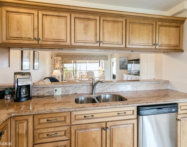 275 Palm Avenue - Photo Thumbnail 3