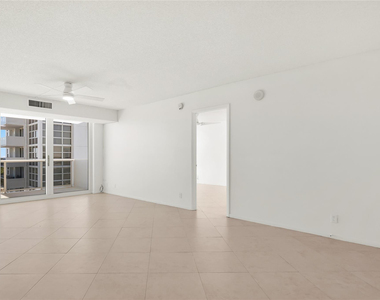 2715 N Ocean Boulevard - Photo Thumbnail 2