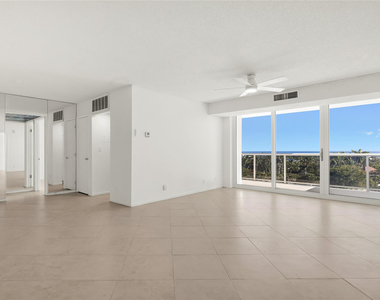 2715 N Ocean Boulevard - Photo Thumbnail 3