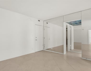 2715 N Ocean Boulevard - Photo Thumbnail 6