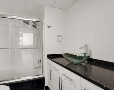 2715 N Ocean Boulevard - Photo Thumbnail 12