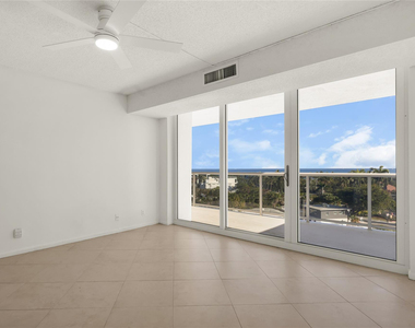 2715 N Ocean Boulevard - Photo Thumbnail 11