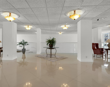2715 N Ocean Boulevard - Photo Thumbnail 17