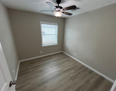 2930 Gardenia Drive - Photo Thumbnail 11