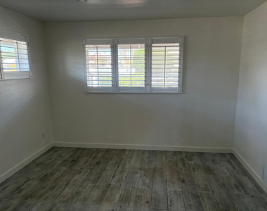 3517 E Montecito Avenue - Photo Thumbnail 7