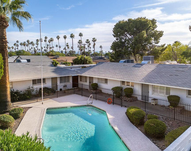 3517 E Montecito Avenue - Photo Thumbnail 4