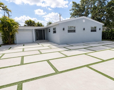 3111 N 66th Avenue - Photo Thumbnail 1