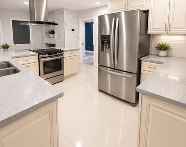3111 N 66th Avenue - Photo Thumbnail 7