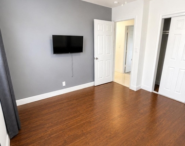3111 N 66th Avenue - Photo Thumbnail 13