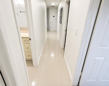 3111 N 66th Avenue - Photo Thumbnail 8