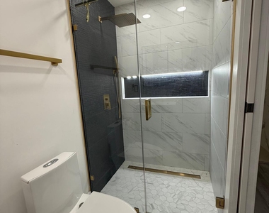 3111 N 66th Avenue - Photo Thumbnail 19