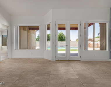 4327 E Sands Drive - Photo Thumbnail 5