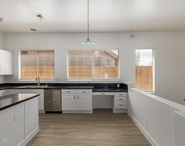 4327 E Sands Drive - Photo Thumbnail 10