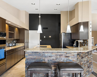 9033 W Patrick Lane - Photo Thumbnail 11