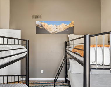 9033 W Patrick Lane - Photo Thumbnail 44