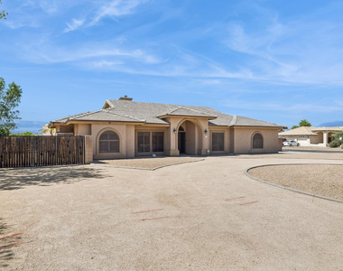 9033 W Patrick Lane - Photo Thumbnail 35
